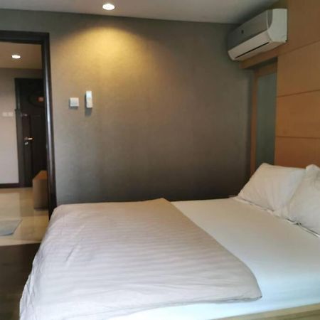 Two Bedroom Apartment At El Royale Hotel Бандунг Экстерьер фото
