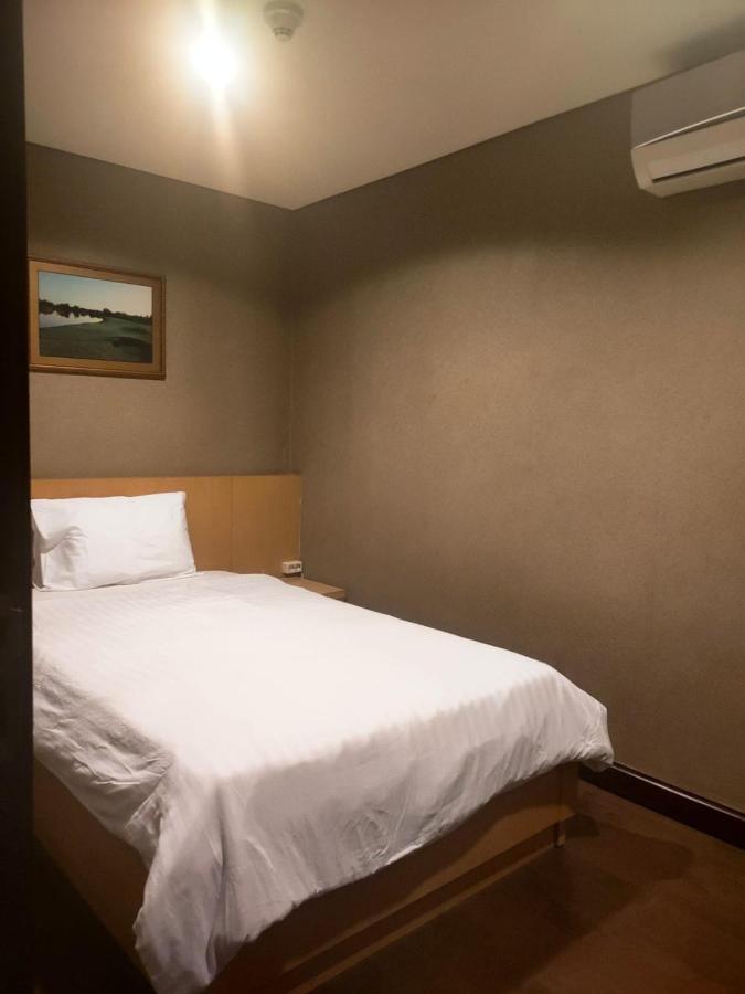 Two Bedroom Apartment At El Royale Hotel Бандунг Экстерьер фото